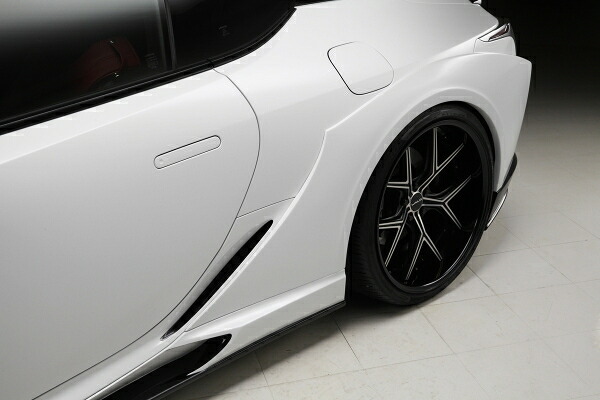 ヴァルドLEXUS LC500h/500 GWZ100/URZ100 リアオーバーフェンダー｜オートパーツ ダイレクト 126,564円