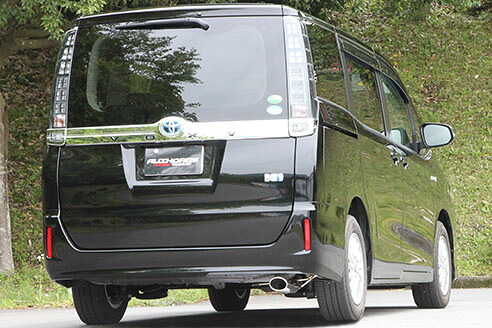 フジツボフジツボ FUJITSUBO マフラー A-E ヴォクシー ZWR80G ハイブリッド 2WD (H26.02～ DAA-ZWR80G 2ZR-FXE) ハイブリッド専用 102&times;72φラウンドEオーバルスラッシュ｜オートパーツ ダイレクト