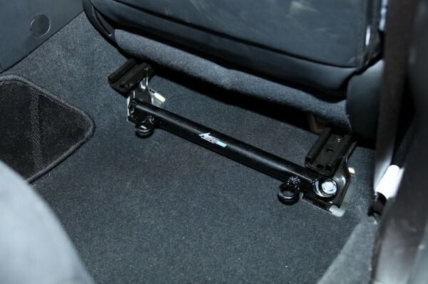 オートプロデュース A3WRX VA S4 AGRESS フロアサポート ブラック リア 手動式純正シート用 4点ベルト用フック無|オートパーツ ダイレクト