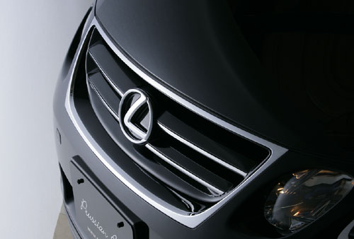 プルシャンブルーLEXUS GS 300/350/430 前期 FRONT GRILL ﾎﾜｲﾄﾊﾟｰﾙｸﾘｽﾀﾙｼｬｲﾝ(077)塗装済｜オートパーツ ダイレクト