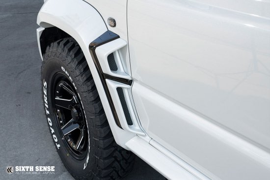 シックスセンス ジムニーシエラ JB74 フロントフェンダーダクト 塗分塗装済 キネティックイエロー (ZZB)×艶有りブラック