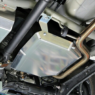 JB74W ジムニーシエラ フューエルタンクガード