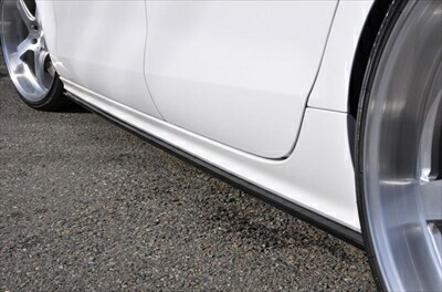 Audi A7 スポーツバック カーボンサイドスカート クリア塗装済み