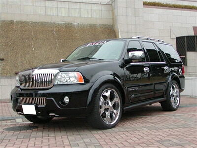 LINCOLN NAVIGATOR 2003-2006 オーバーフェンダー 2005～2006年式用 塗装済み｜Autostyle