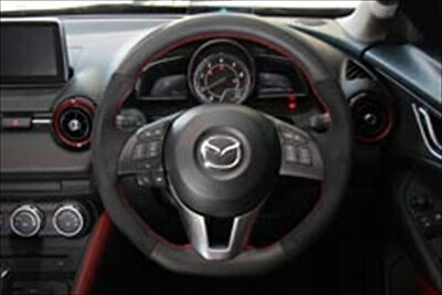 CX-3 DK5FW/DK5AW スポーツステアリングホイール 本革/グリップ部スエード調 カラー：ブラックステッチ