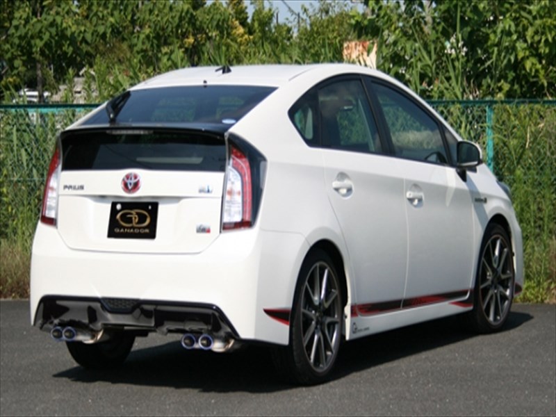 プリウス G’s ZVW30 PASION EVO P.B.S搭載 オーバルテール 左右4本出し チタニウムブルーテール 取付込
