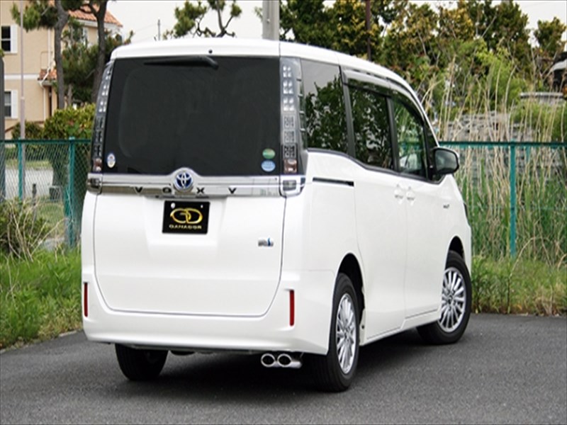 ノア ハイブリッド ZWR80G PASION EVO P.B.S搭載 右ダブル/オーバル 標準バンパー用 ポリッシュテール 取付込