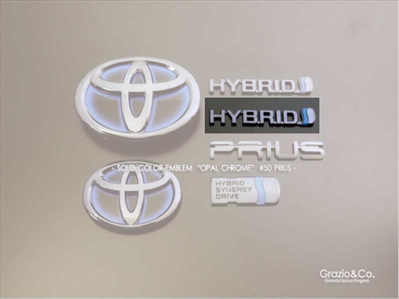 プリウス ZVW50 前期 ソリッドカラーエンブレム サイドHYBRIDロゴ 助手席側 オパールクローム｜Autostyle
