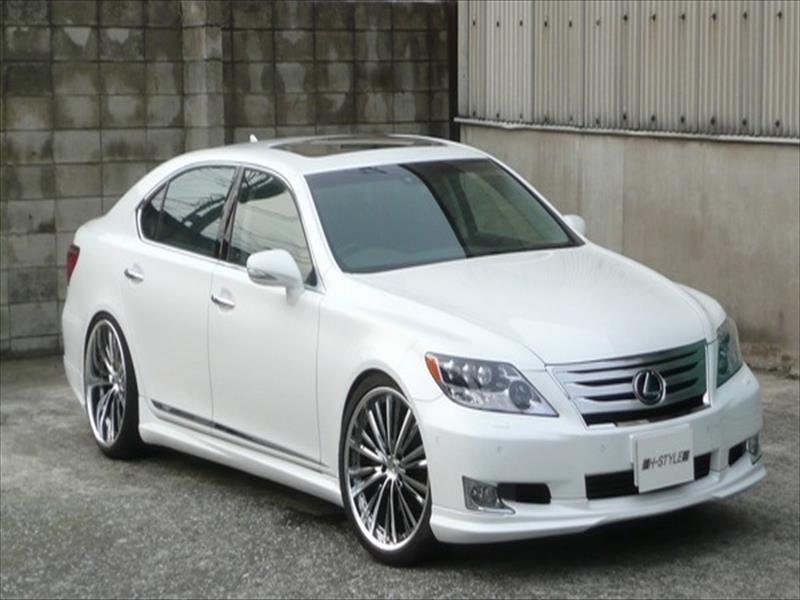 LEXUS LS 中期 600h/600hL フロントハーフ 素地｜Autostyle