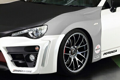 86 ZN6 GT3 フロントフェンダーキット ダクト穴開けなし