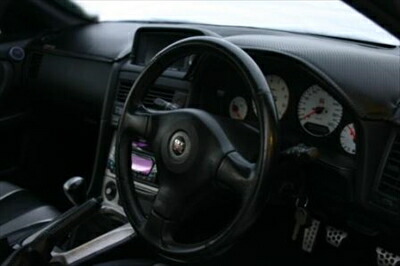 ｢納期2.5ヵ月前後｣ スカイライン R34 カーボンルックダッシュマット｜Autostyle