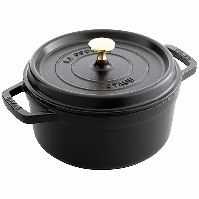 送料無料 送料込 ストウブ ピコ・ココット 両手鍋22cm ブラック 40509-305-0(ﾌﾞﾗｯｸ) 内祝い お返し 出産内祝い 結婚内祝い 御祝 お中元 暑中見舞い 入学 香典返し 粗供養 お彼岸 お供え 御供 初盆志 父の日 快気祝い 快気内祝｜ギフトハウス　AGコンシェル