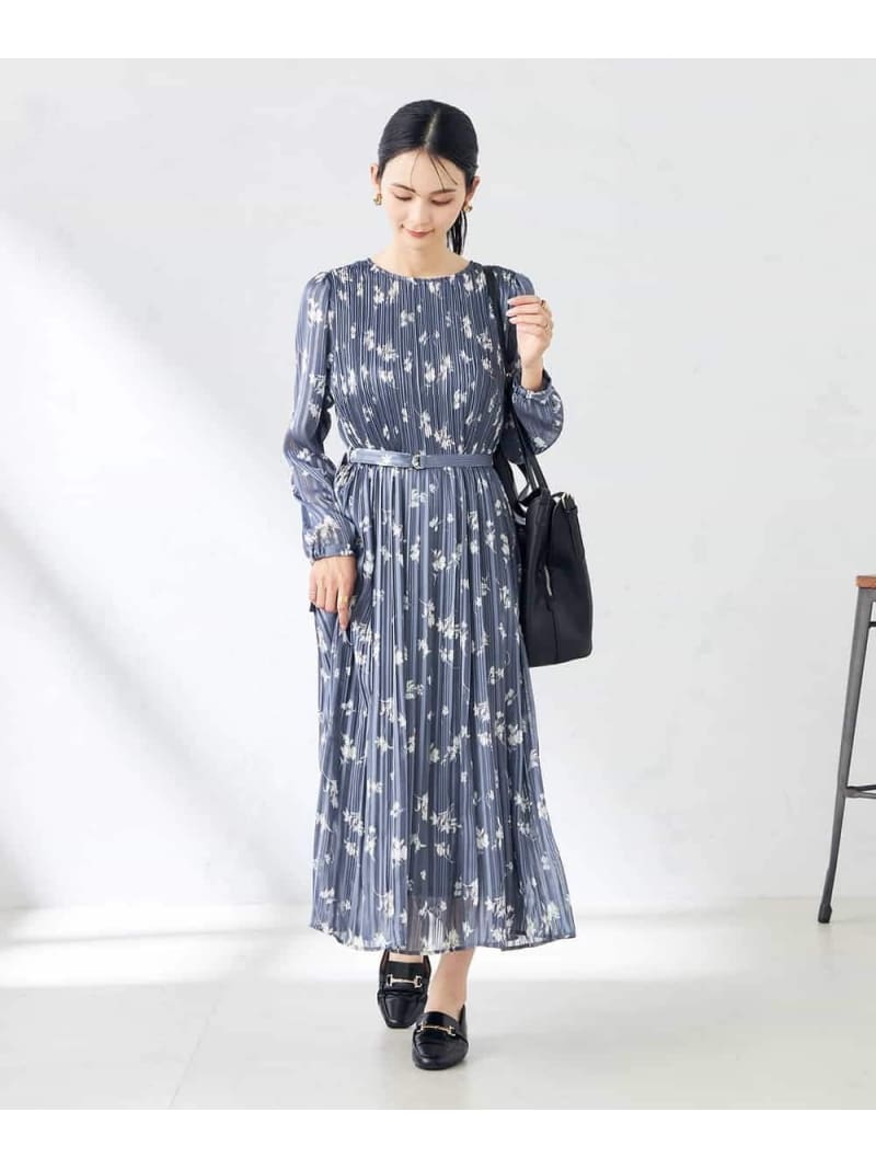 【SALE／30%OFF】ランダムサテンプリーツワンピース a.v.v アー・ヴェ・ヴェ 衣裳・御召しもの 衣裳 米国海軍 青碧 黒いこと【RBA_E】【貨物輸送無料】[ Fashion]