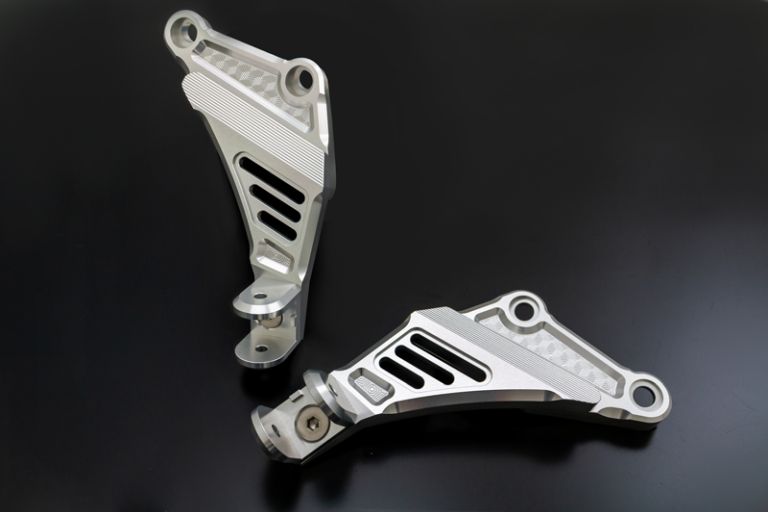 ARCHI アーキ ビレット・ハニカム タンデムブラケット　シャイニングシルバー Z900RS/CAFE