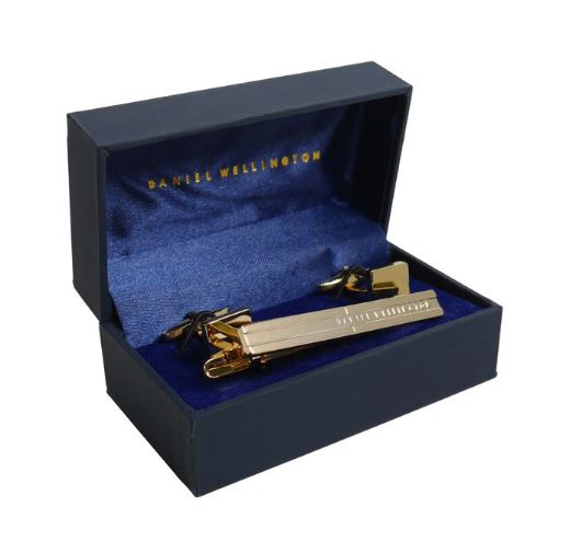 ダニエルウェリントン タイバー&カフス 2点セット Daniel Wellington DW02800022 ゴールド 送料無料 専用BOX 箱付き ギフト 人気 高級 ブランド 成人式 就職祝い 父の日 バレンタイン クリスマス