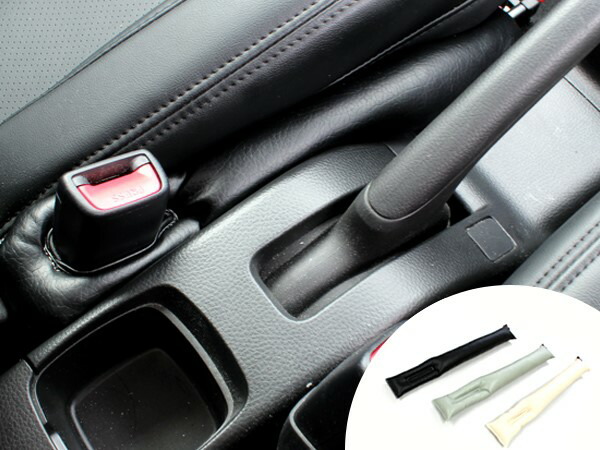 楽天市場 シート 隙間埋めクッション すき間落下防止クッション レザー仕様 2個セット 汎用 普通車 軽自動車 トラック 古今東西屋