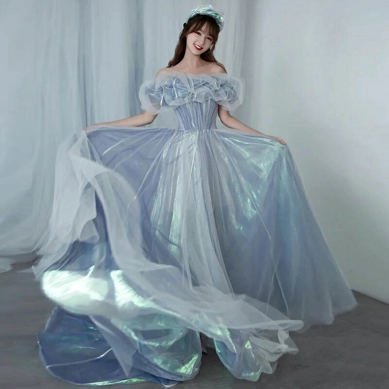 ウェディングドレス ウエディングドレス カラードレス 二次会ドレス 花嫁 前撮り 結婚式 披露宴 パーティードレス トレーンドレス イブニングドレス 光沢 ブルー ピアノ演奏会 発表会ドレス 青 オフショルダー プリンセス コンサート カクテルドレス 後撮り ブライダル｜あくせらいふ