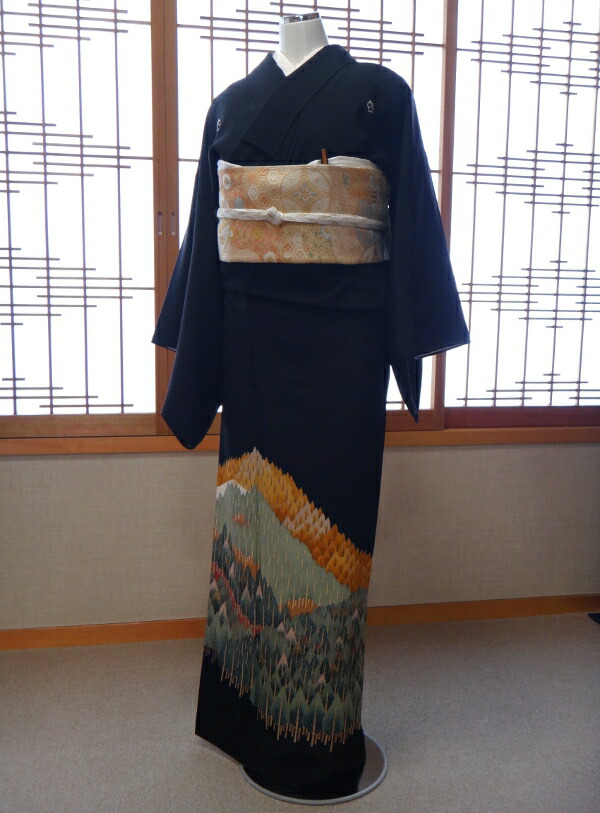 【賃借】【光琳】【華燭の典・黒留袖】【黒留】【留袖賃借】【貸御召しもの留袖】【フルセット・帯・草履・うしろ側・足袋・小物】【貨物輸送無料】【御召しもの】【華燭の典御っ母さん】【あんしんしあわせ必要経費】【往復貨物輸送無料】