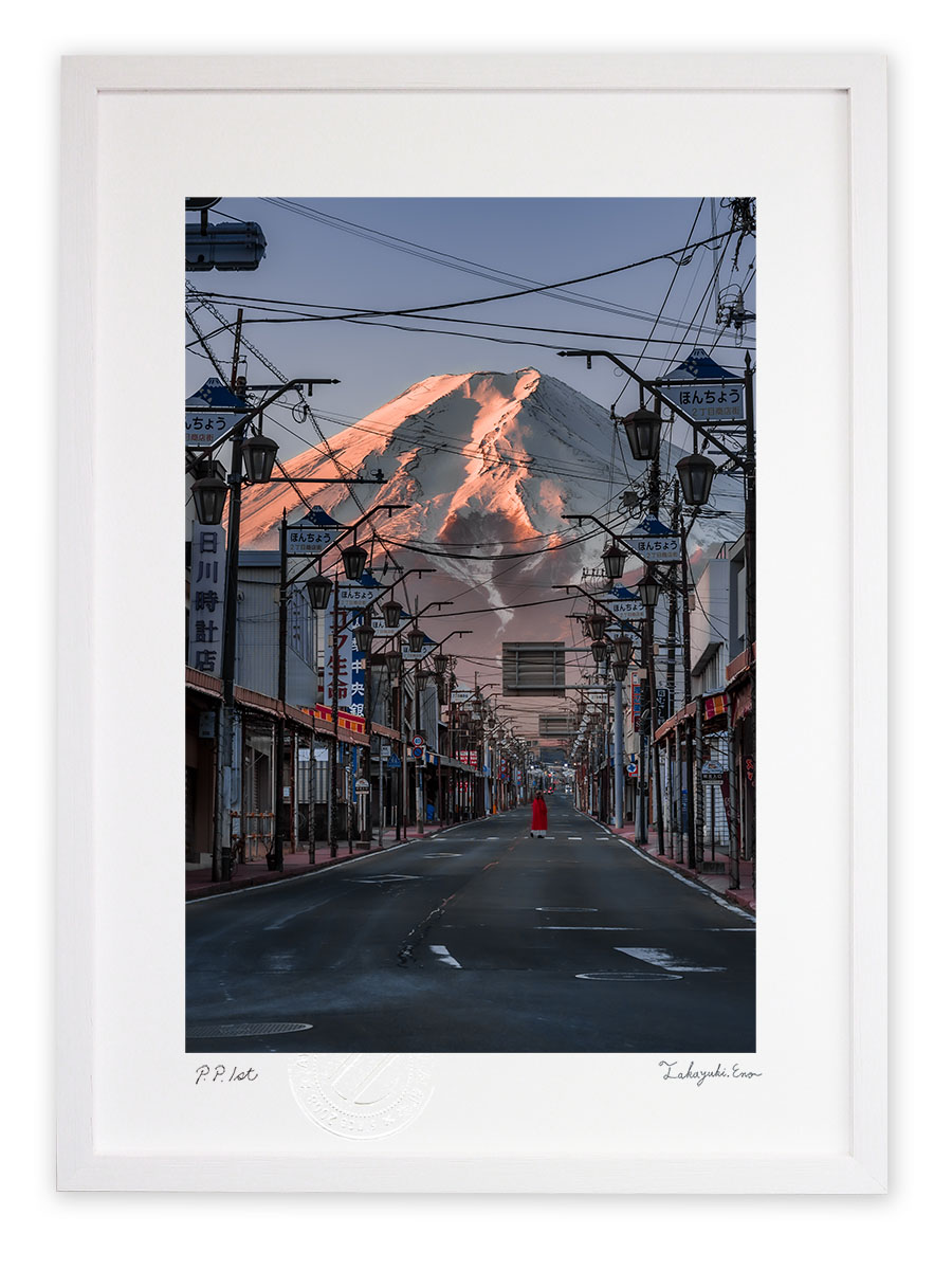 最大100%ポイントバック！限定抽選 版画 絵画 朝の富士みち アートフォト インテリア 額入り 額装込 風景画 油絵 ポスター アート アートパネル リビング 玄関 プレゼント モダン アートフレーム 飾る Mサイズ おしゃれ 壁掛け 絵
