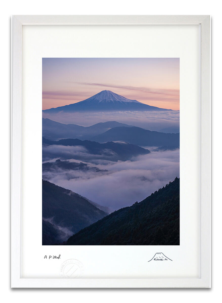 最大100%ポイントバック！限定抽選 版画 絵画 V字谷雲海 富士山 インテリア 額入り 額装込 風景画 油絵 ポスター アート アートパネル リビング 玄関 プレゼント モダン アートフレーム 飾る おしゃれ 壁掛け 絵