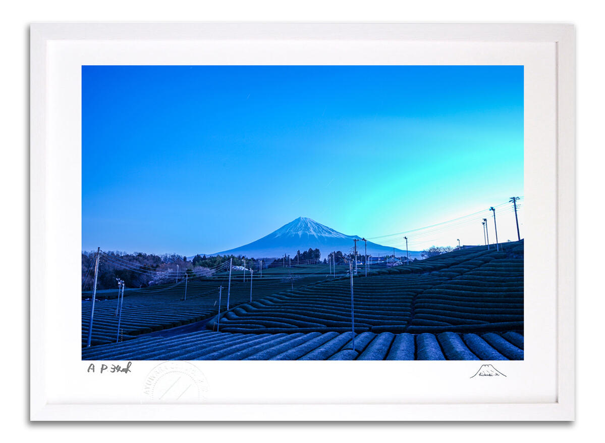 最終値下げ 版画 絵画 青い世界 富士山 インテリア 壁掛け 額入り 額装込 風景画 油絵 ポスター アート アートパネル リビング 玄関 プレゼント モダン アートフレーム おしゃれ 飾る Mサイズ 巣ごもり 絵画 壁飾り 風景専門店あゆわら Www Etechnologycr Com