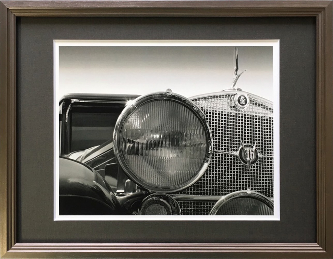 モノクロ額装フォトアート リチャード・ジェームズ キャデラック V16 モノトーン アートフレーム 額入り モノクロ 壁飾り モダンインテリア 応接室 ホテル レトロ クラシック 額装写真