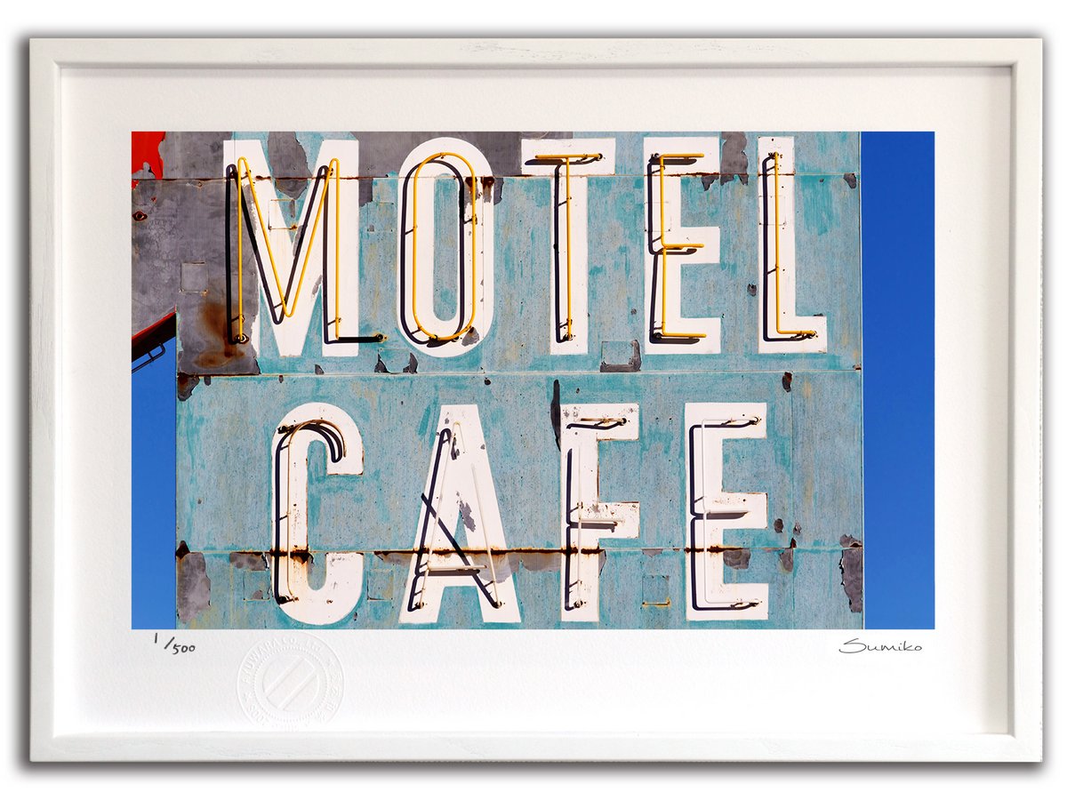 最大100%ポイントバック！限定抽選 版画 絵画 モーテルサイン オン ルート66(スミコ スコット)/インテリア 額入り 額装込 風景画 油絵 ポスター アート アートパネル リビング 玄関 プレゼント モダン アートフレーム 飾る おしゃれ 壁掛け 絵