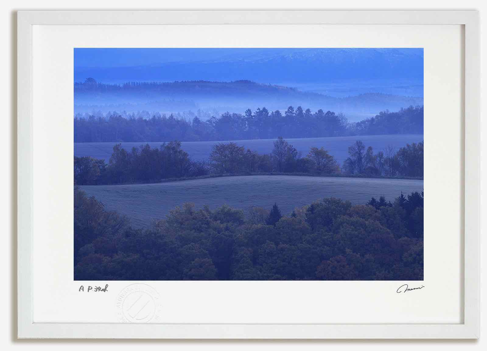 アートフォト 絵画 日の出前の丘1 高橋真澄/インテリア 額入り 額装込 風景画 油絵 ポスター アート アートパネル リビング 玄関 プレゼント モダン アートフレーム 飾る おしゃれ 壁掛け 絵|絵画・壁飾り 風景専門店あゆわら