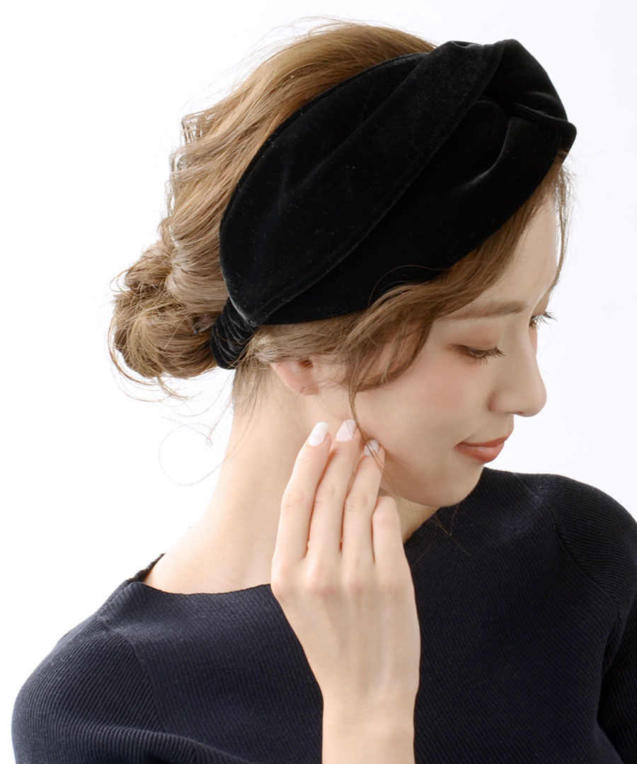 楽天市場 ベロアブラックターバンヘアバンド クロスヘアバンド 幅広 ボリューム ターバン 秋冬 上品 大人カジュアル レディース ヘアアクセサリー Hb 96 神戸ヴァンテーヌ