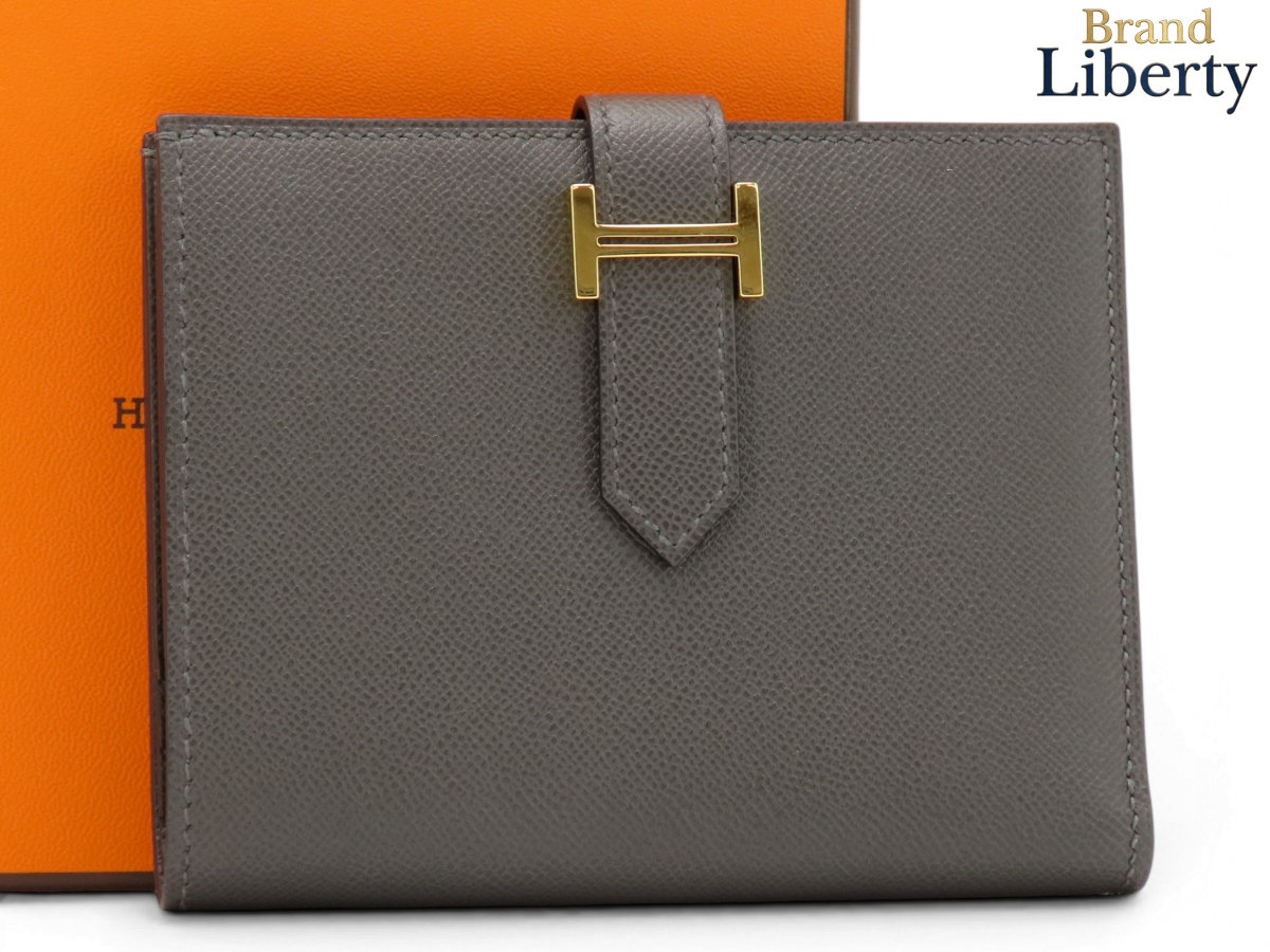 【未当て嵌める】エルメス HERMES ベアンコンパクト 二つ折り金入れ パウダーコンパクト金入れ 薄墨色 ゴールド金具 ヴォーマダム K刻 【中古】