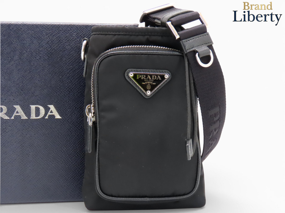 【ほぼ新品】プラダ PRADA リナイロン Re-Nylon スマートフォンケース 電話機車寄せ ポシェット 曲がった掛け ショルダーバッグ 黒いこと リナイロン 生まれ変わりナイロン 2ZH155 【中古】