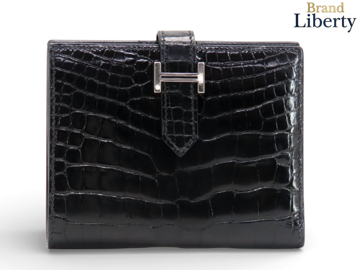 【美品】エルメス HERMES ベアンコンパクト アリゲーターシャイニー 二つ折り財布 コンパクト財布 クロコダイル ブラック シルバー金具 アリゲーターレザー Y刻　【中古】