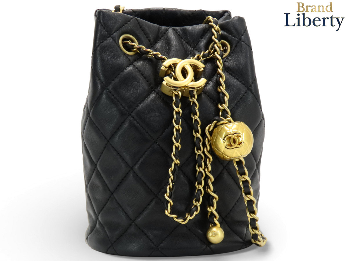 【ほぼ新品】シャネル CHANEL マトラッセ ココマーク チェーンショルダーバッグ バケットバッグ ドローストリングバッグ 巾着バッグ ショルダーポーチ ポシェット ブラック ゴールド金具 ラムレザー AS1894 【中古】|Brand Liberty