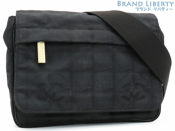 【超美品】シャネル CHANEL ニュートラベルライン 三尺帯御徒面子 上半身御徒面子 バムバッグ 酉の方角御徒面子 酉の方角合切袋 黒いこと ナイロン A29346 【中古】