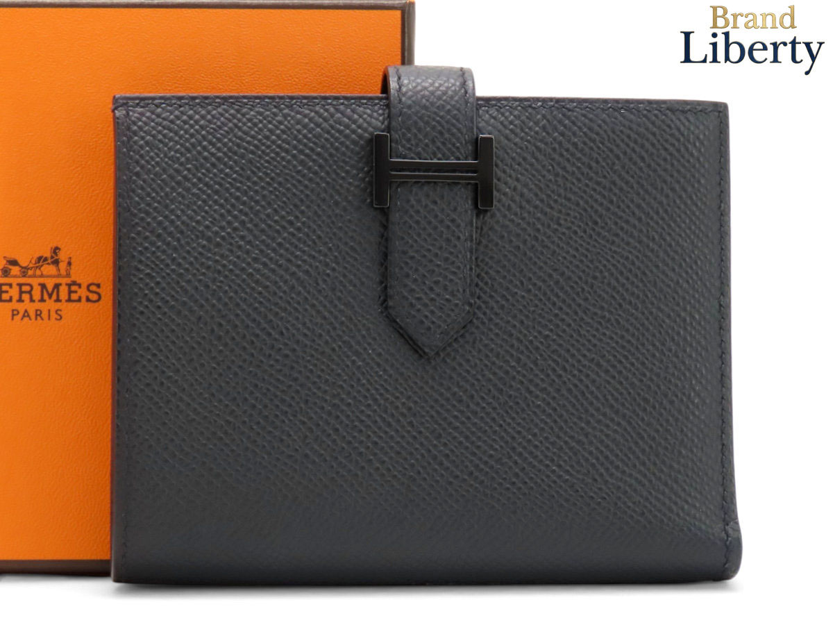 【新古品】エルメス HERMES ベアンコンパクト 白黒 二つ折り金入れ パウダーコンパクト金入れ 黒いこと 黒いこと金具 ヴォーエプソン U刻 【中古】