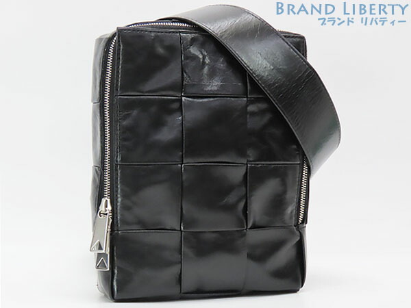 【レアほぼ新品】ボッテガ ヴェネタ BOTTEGA VENETA マキシ イントレチャート テープ スリングバッグ 上半身御徒面子 バムバッグ ショルダーバッグ 黒いこと カーフレザー 701366 【中古】