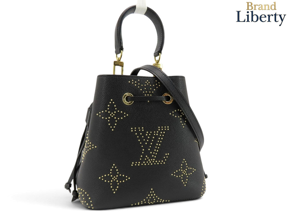 【激レア美品】ルイヴィトン LOUIS VUITTON モノグラム アン工業プラント スタッズ ネオノエ BB 2WAY 合切袋型 肩かけ 曲がった掛け ショルダーバッグ ドローストリングバッグ ハンドバック 黒いこと ゴールド なめし革 M46734 【中古】