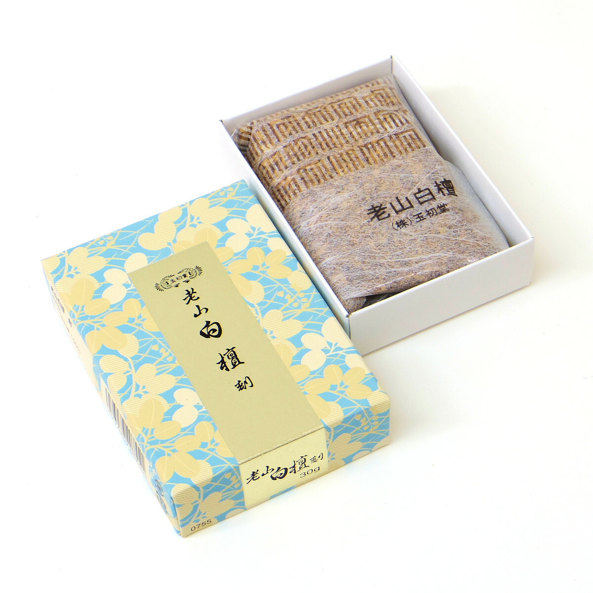 古渡　老山　白檀　 香木　約40ｇ　畳紙入　C　Ｒ2502 楽天市場】□焼香用お香｜老山古渡【白檀】刻み・紙箱入り【仏具