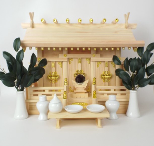 合計7000円以上で送料無料 北海道 沖縄除く 神具店神棚通し屋根神棚神具11点セット付き神棚 神具 高さ40cm 通し屋根三社よりそい 小 神具11点セット付き小 お仏壇の野田
