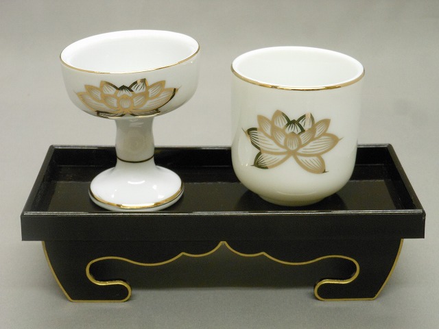 ルミエール　仏具　3.0寸　シャンパンゴールド　6具足　真鍮製　モダン　未使用品 ルミエール仏具3.0寸シャンパンゴールド6具足真鍮製モダン未使用品