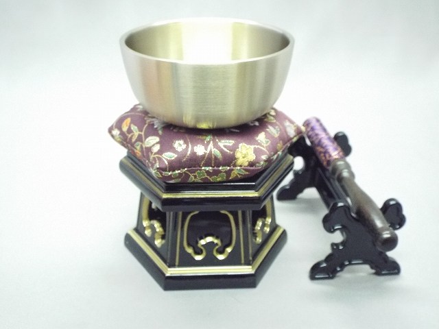 真宗大谷派広丸リン角台付セット　広丸りん3.2寸金欄輪（赤金欄）リン台3寸(タメ色）黒檀金欄4.5寸りん棒台同色 真宗大谷派広丸リン角台付セット　広丸りん3.2寸金欄輪（赤金欄）リン台3寸(タメ色）黒檀金欄4.5寸りん棒台同色 仏具 りん おりん りんセット  rin | お仏壇の野田　店