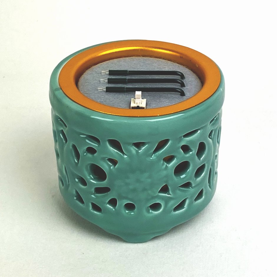 楽天市場】サンやすらぎ寝かせ香炉タイプ 透かし香炉2.5寸 香炉陶器製