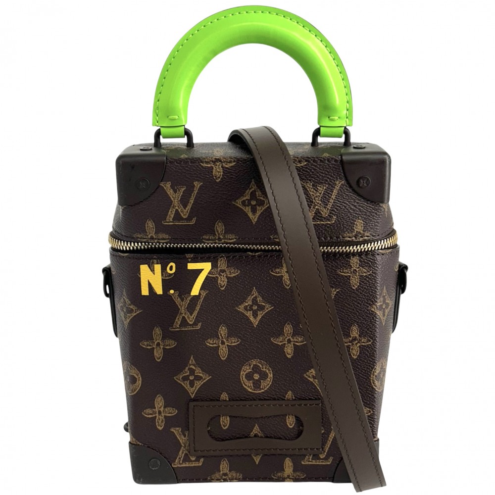 【20％OFF】 ルイヴィトン 2WAY メンズ ヴェルティカルボックストランク ハンドバック ショルダーバッグ 肩かけ 曲がった掛け ヴァージルアブロー No.7 LOUIS VUITTON M59664 モノグラム帆布    赤銅色 茶 緑であること 緑 ゴールド金具 美品【中古品】