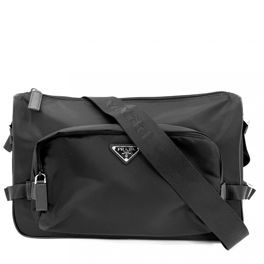 【エントリーでポイント10倍】 プラダ ショルダーバッグ ユニセックス ラージ Re-Nylon x サフィアーノレザー トライアングルロゴ 肩掛け 斜め掛け メンズ レディース PRADA 2VH191 ナイロン ブラック 黒 シルバー金具 美品【中古品】