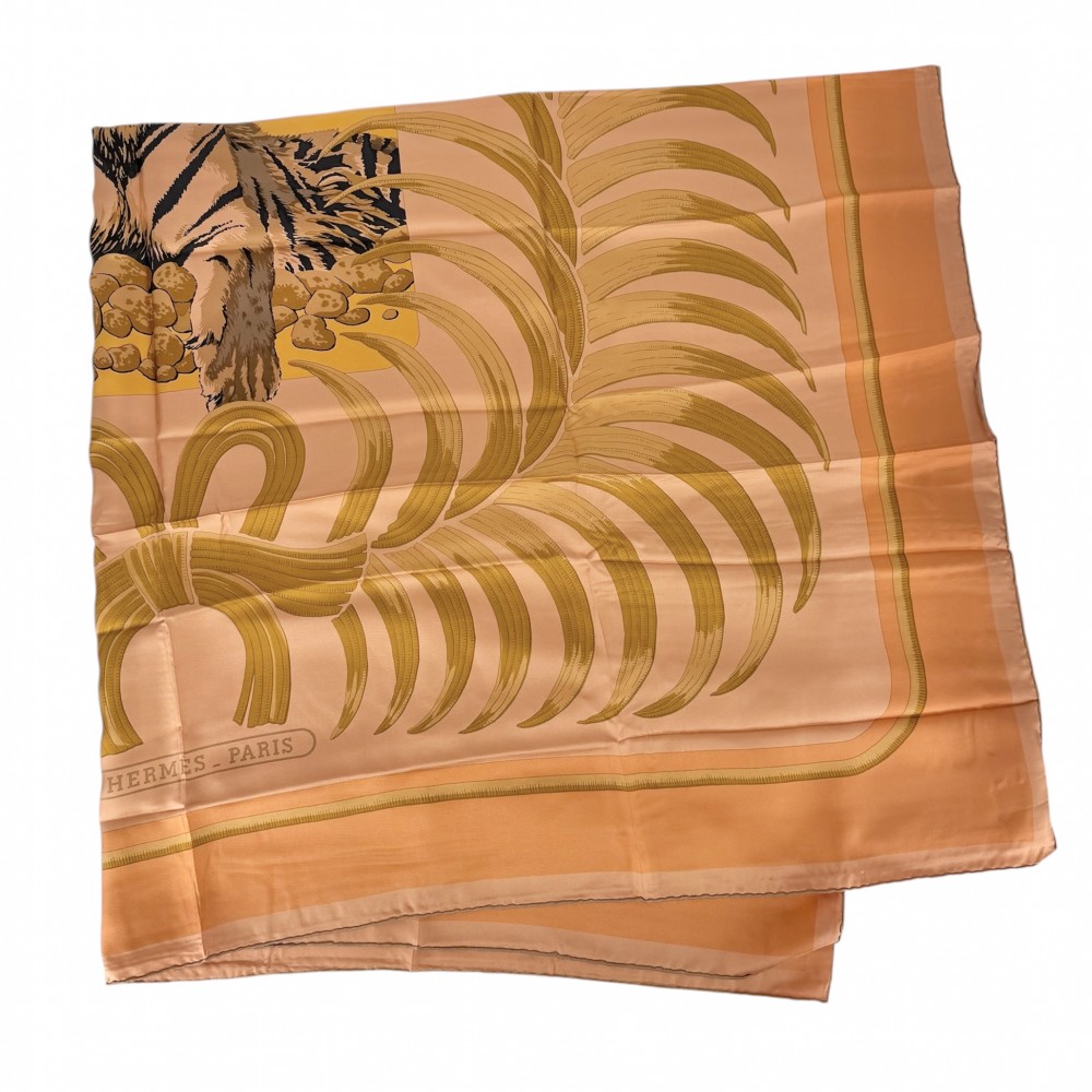 エルメス スカーフ レディース カレ140 Tigre Royal 王者の虎 ファッションアイテム Carres 大判 HERMES シルク オレンジ 美品【中古品】