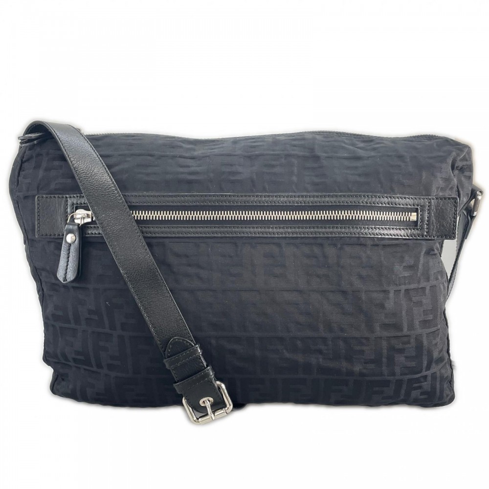 フェンディ ショルダーバッグ メンズ FENDI ナイロン ブラック 黒 シルバー金具【中古品】｜VINTAGE BRAND TOKYO 45,000円