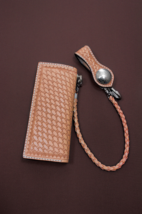サドルウォレット 提げ篭 A印字機仕掛ける きなり\u003cbr /\u003e\u003cbr /\u003e【ロングウォレット/バイカーズウォレット/ライダースウォレット/レザーウォレット/革紙入れ/長紙入れ/本革/本牛皮/サドルなめし革/メンズ/キーホルダー/ウォレットロープ/御手々御手伝いさん/手縫い/日本製/国産】