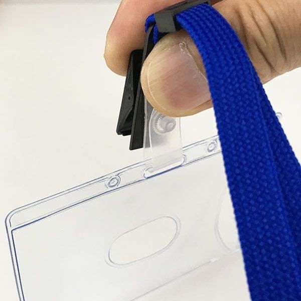 【楽天市場】名札ホルダー 縦横両用 ストラップ・クリップ付 青：100円雑貨＆日用品卸BABABA