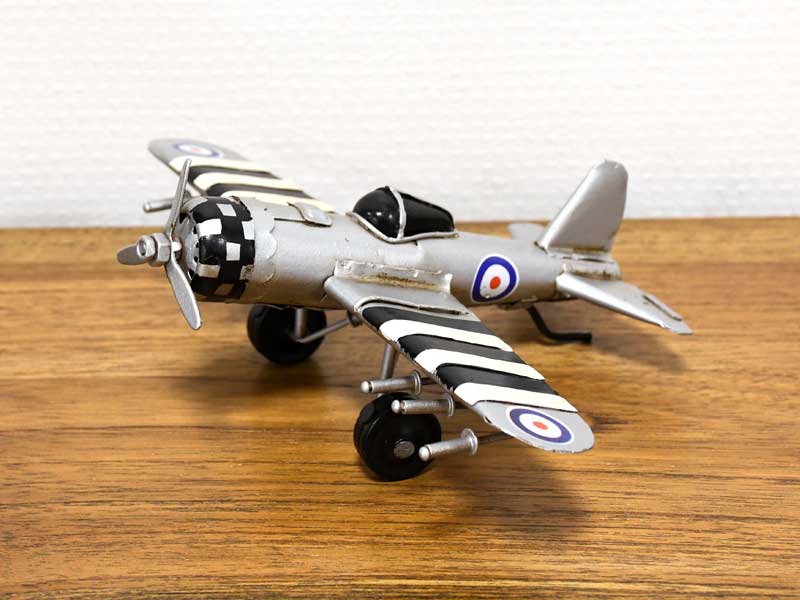 エアフォース ストライプ 飛行機 戦闘機 オブジェ シルバー プロペラ ブリキ アイアン レトロ 置物 おしゃれ かっこいい 大人 男前 ギフト インダストリアル クラシック ヴィンテージ インテリア 精巧 精密 アンティーク 雑貨 北欧 輸入雑貨 Giosenglish Com
