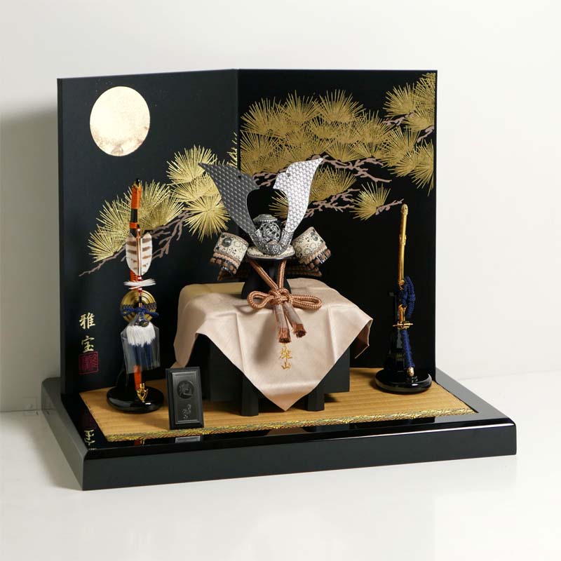兜飾りつけ 渋かっこいい 雄山作 天与の資之兜 7号 大和 月に松屏風飾りつけ 五月あやつり人形 兜平飾りつけ 雄山 天与の資 大和 天与の資の兜 兜 端午の節句 初節句 御祝い